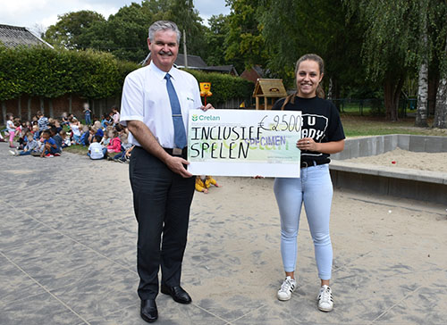 Crelan Foundation schenkt 2.500 euro aan Speelplein Hulgenrode